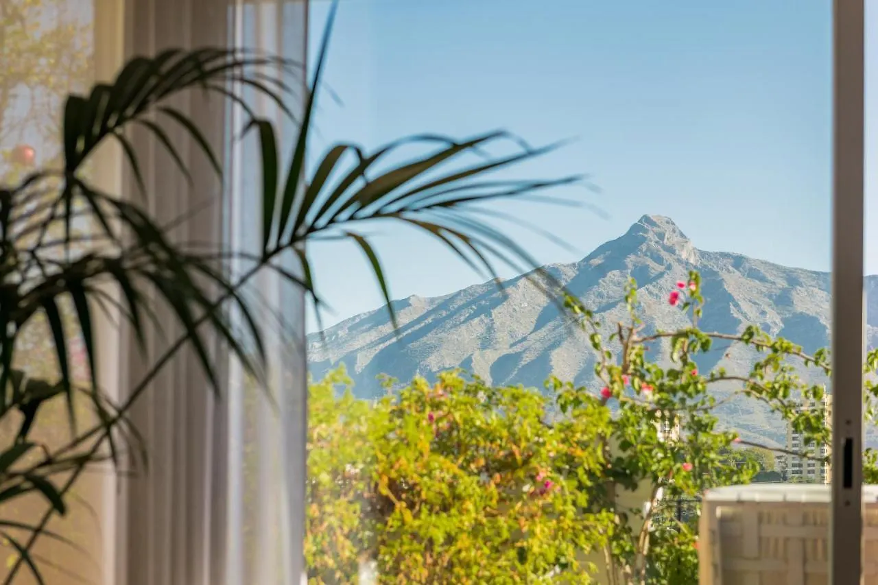Molo Luxury Suites Puerto Banus Marbella Otel