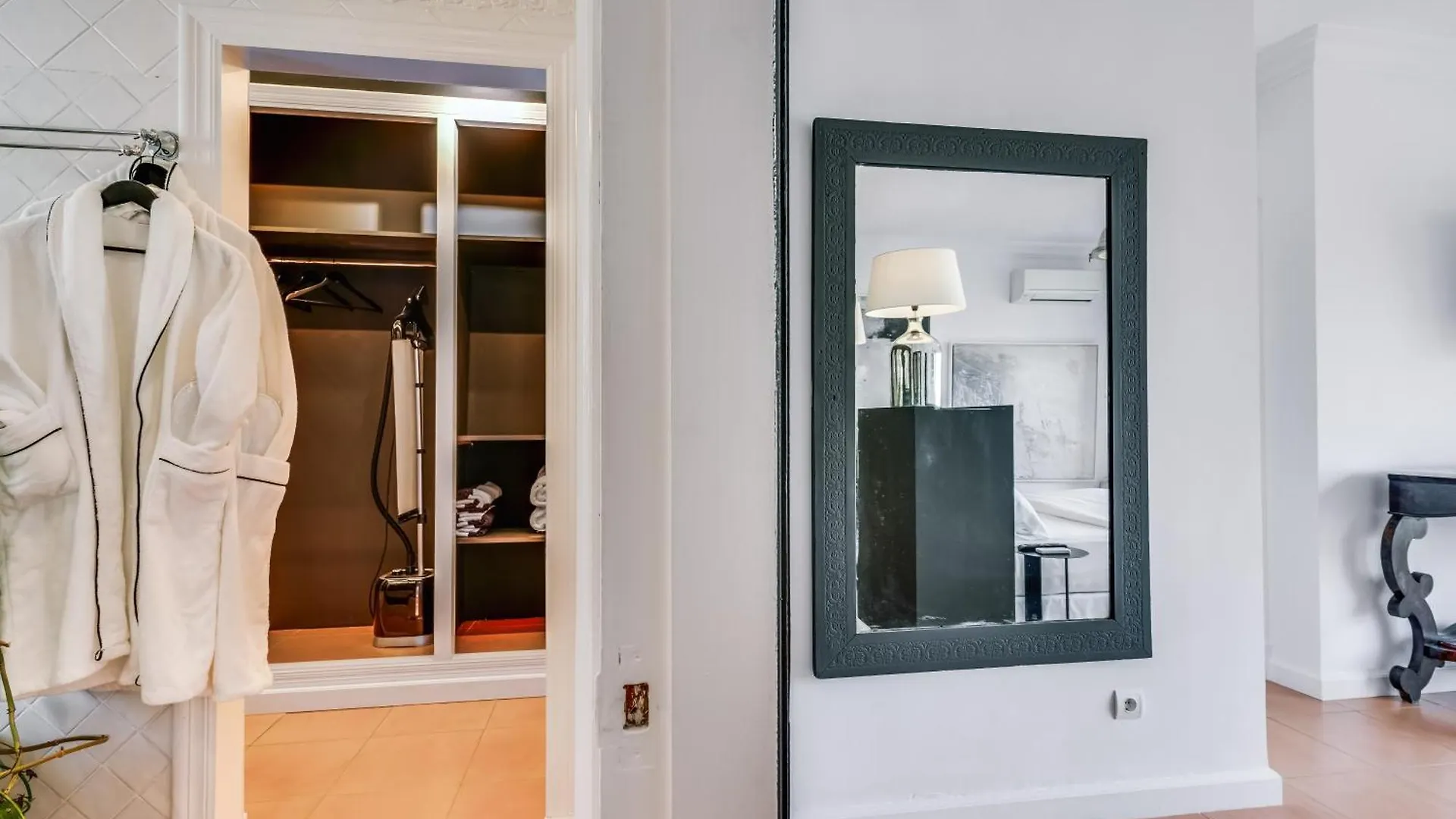 Molo Luxury Suites Puerto Banus Marbella Szálloda