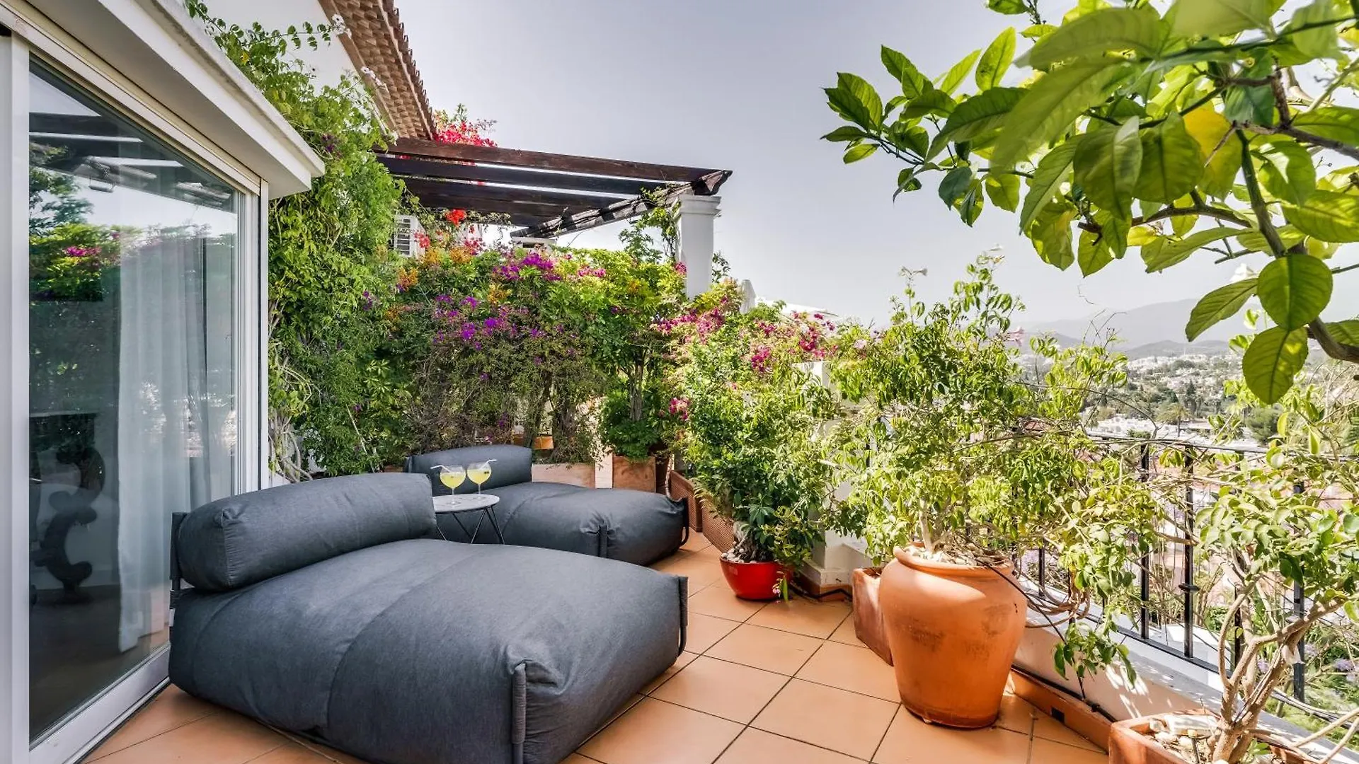 Molo Luxury Suites Puerto Banus Marbella