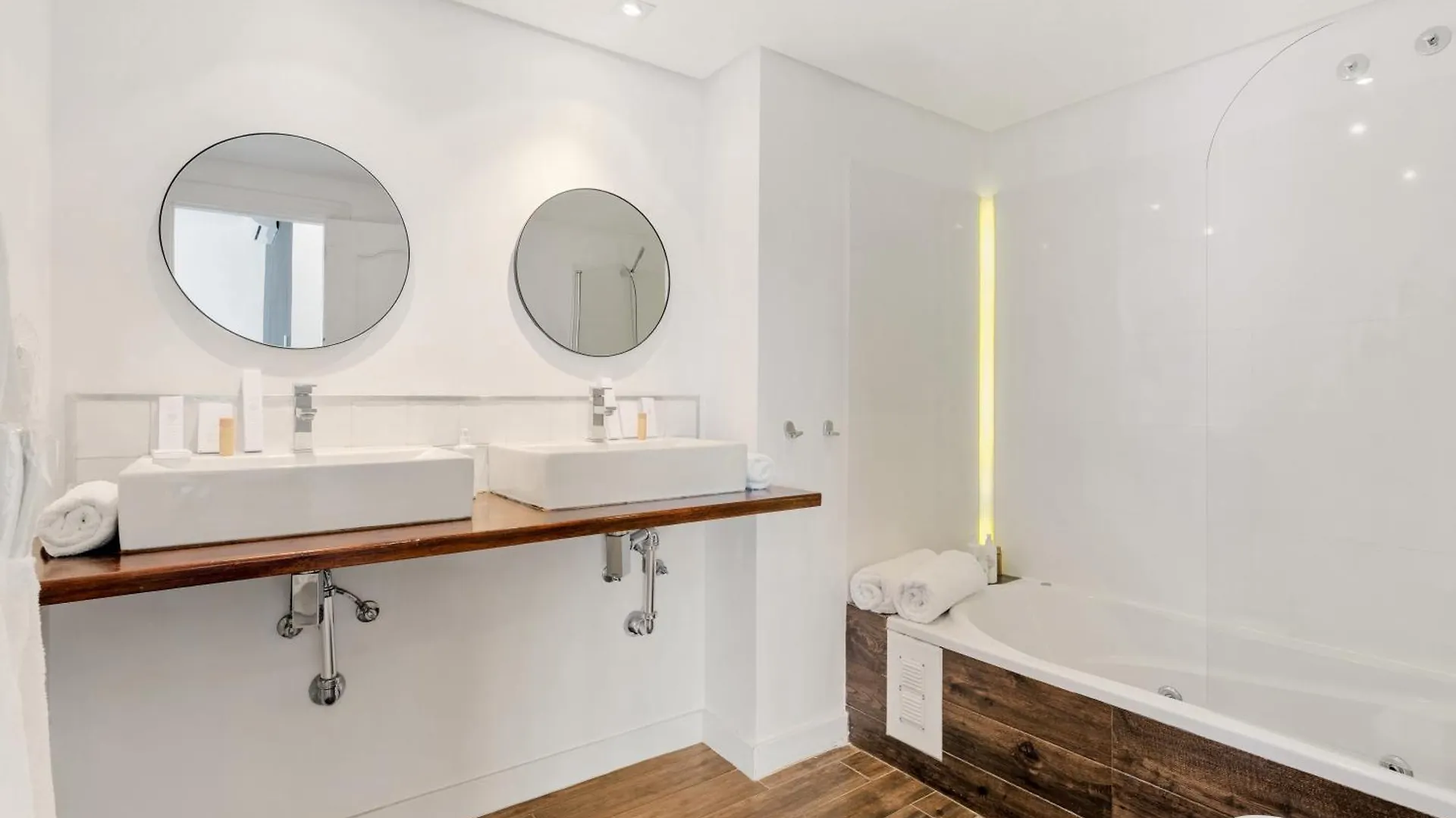 Molo Luxury Suites Puerto Banus Marbella Spain