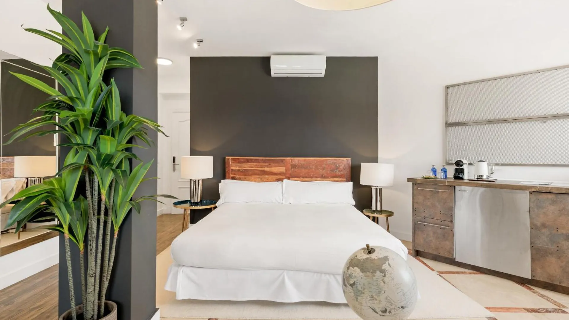 Molo Luxury Suites Puerto Banus Marbella 0*,