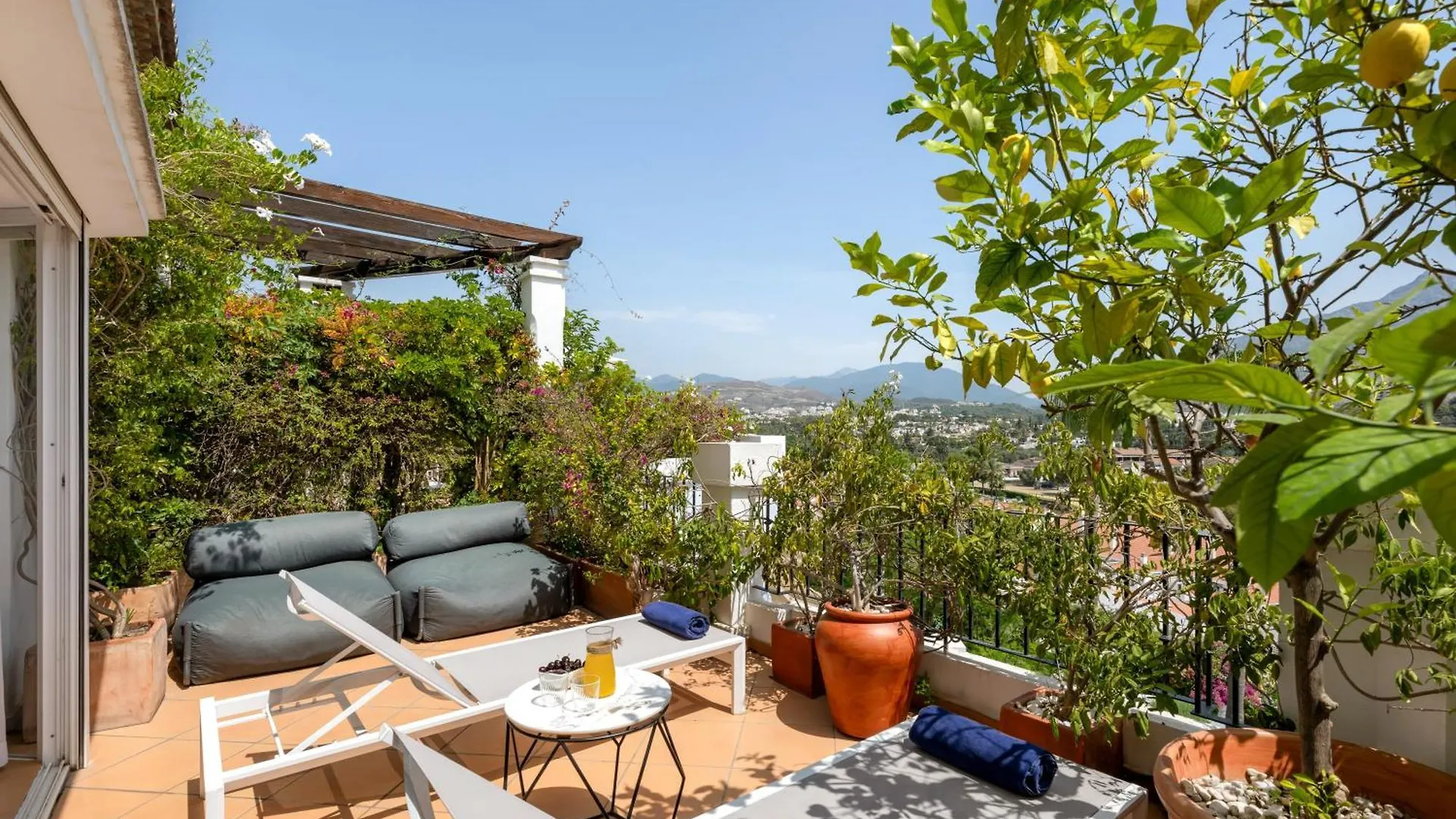 Molo Luxury Suites Puerto Banus Marbella