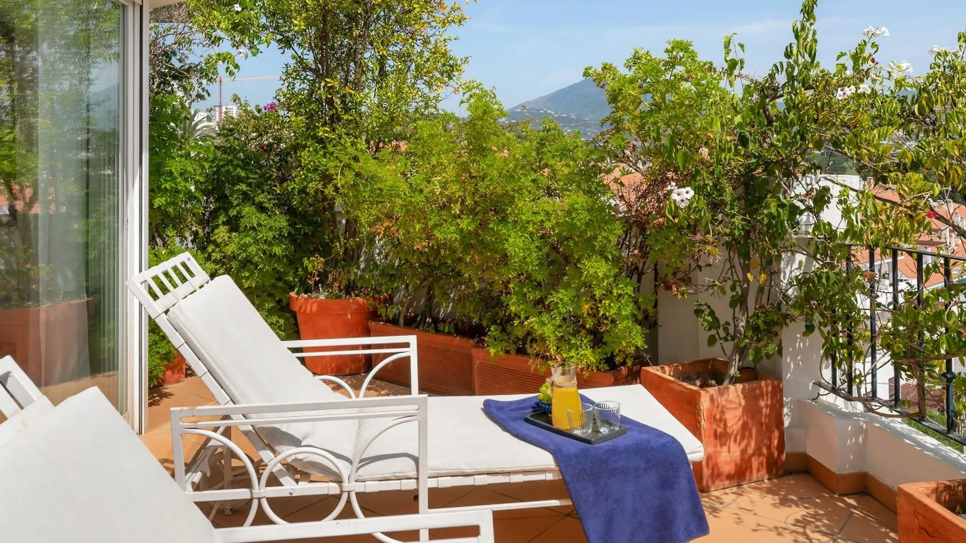 Molo Luxury Suites Puerto Banus Marbella Hotel