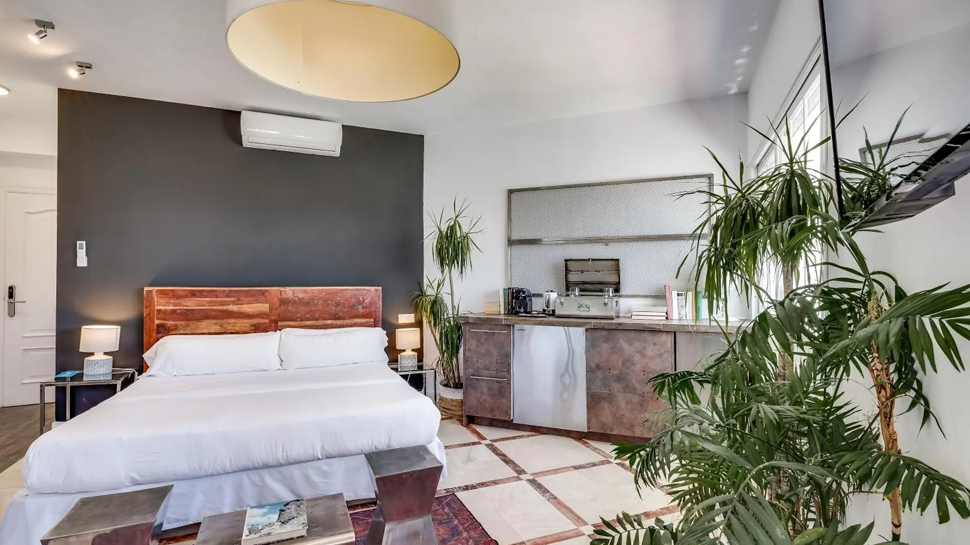 Molo Luxury Suites Puerto Banus Marbella 0*,  Spain