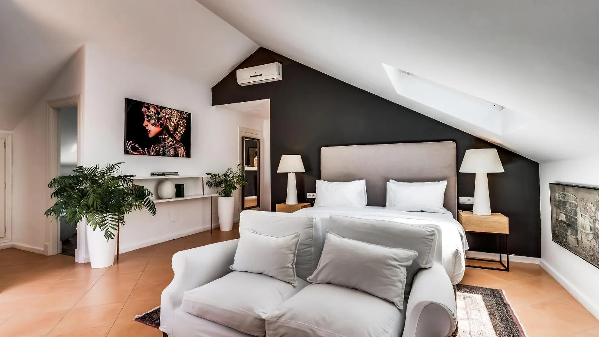 Molo Luxury Suites Puerto Banus Marbella Hotel