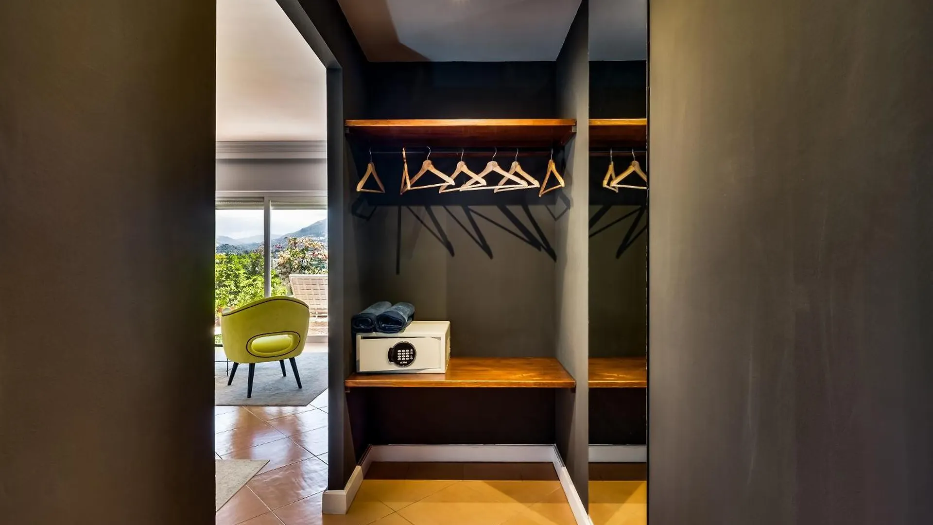Molo Luxury Suites Puerto Banus Marbella Hotel