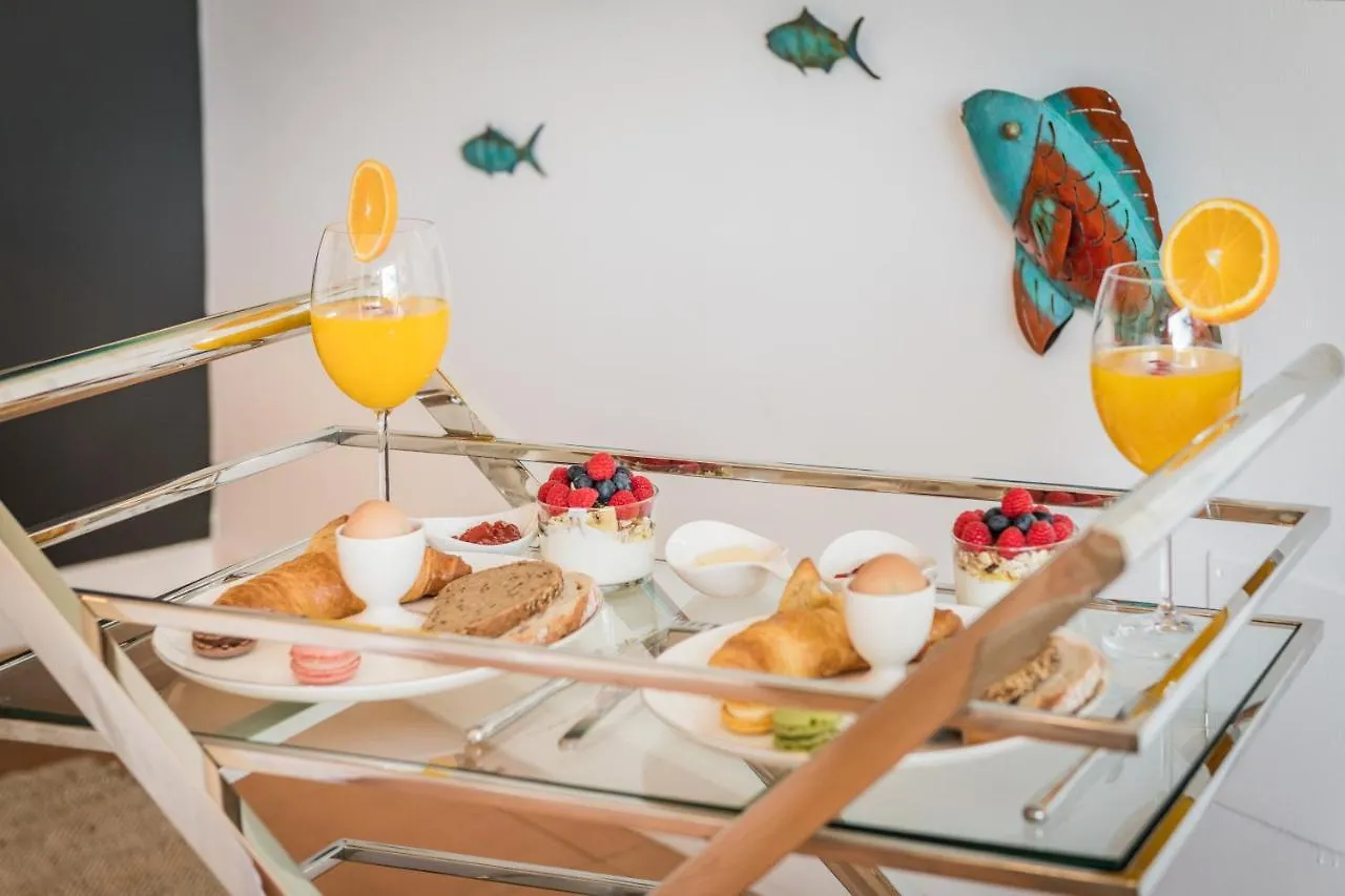 Otel Molo Luxury Suites Puerto Banus Marbella İspanya