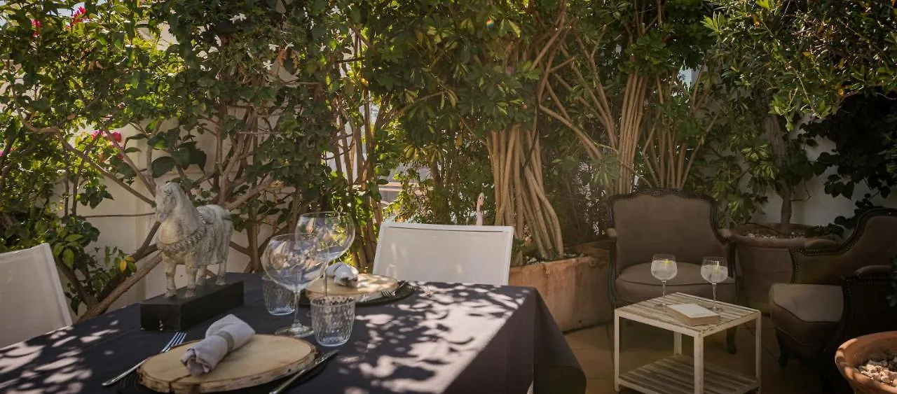 Otel Molo Luxury Suites Puerto Banus Marbella İspanya