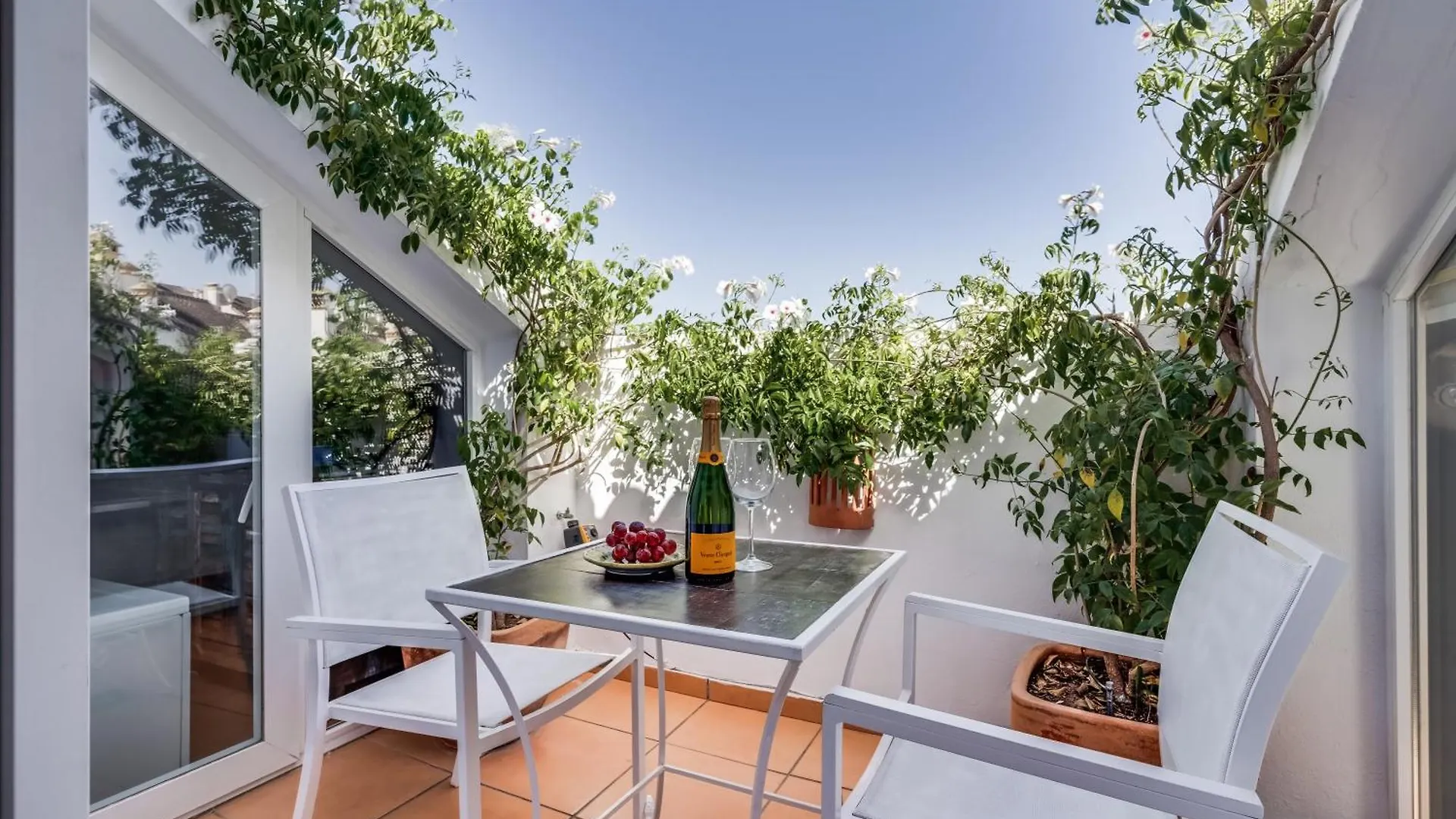 Molo Luxury Suites Puerto Banus Marbella İspanya