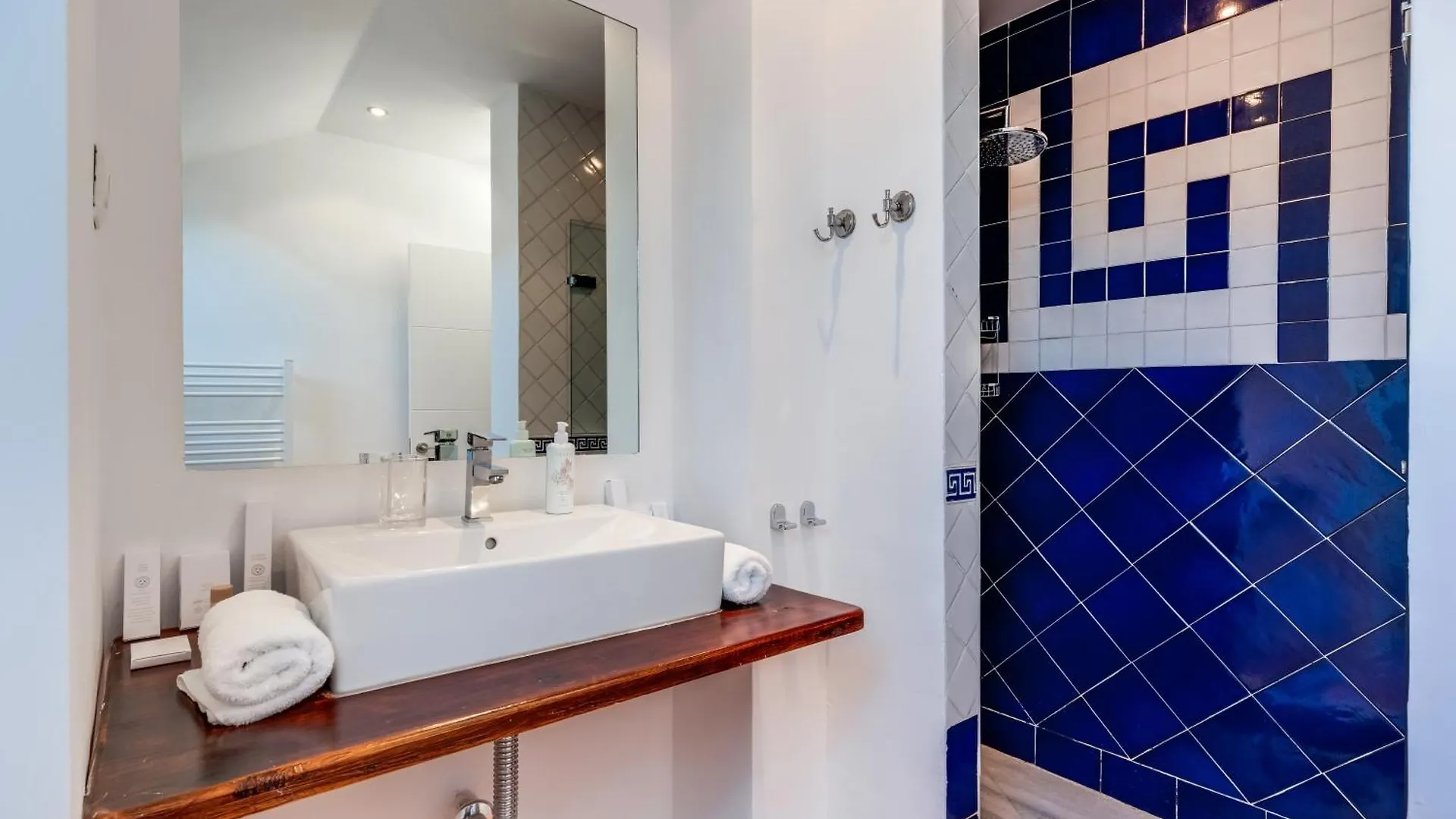 Molo Luxury Suites Puerto Banus Marbella 0*,
