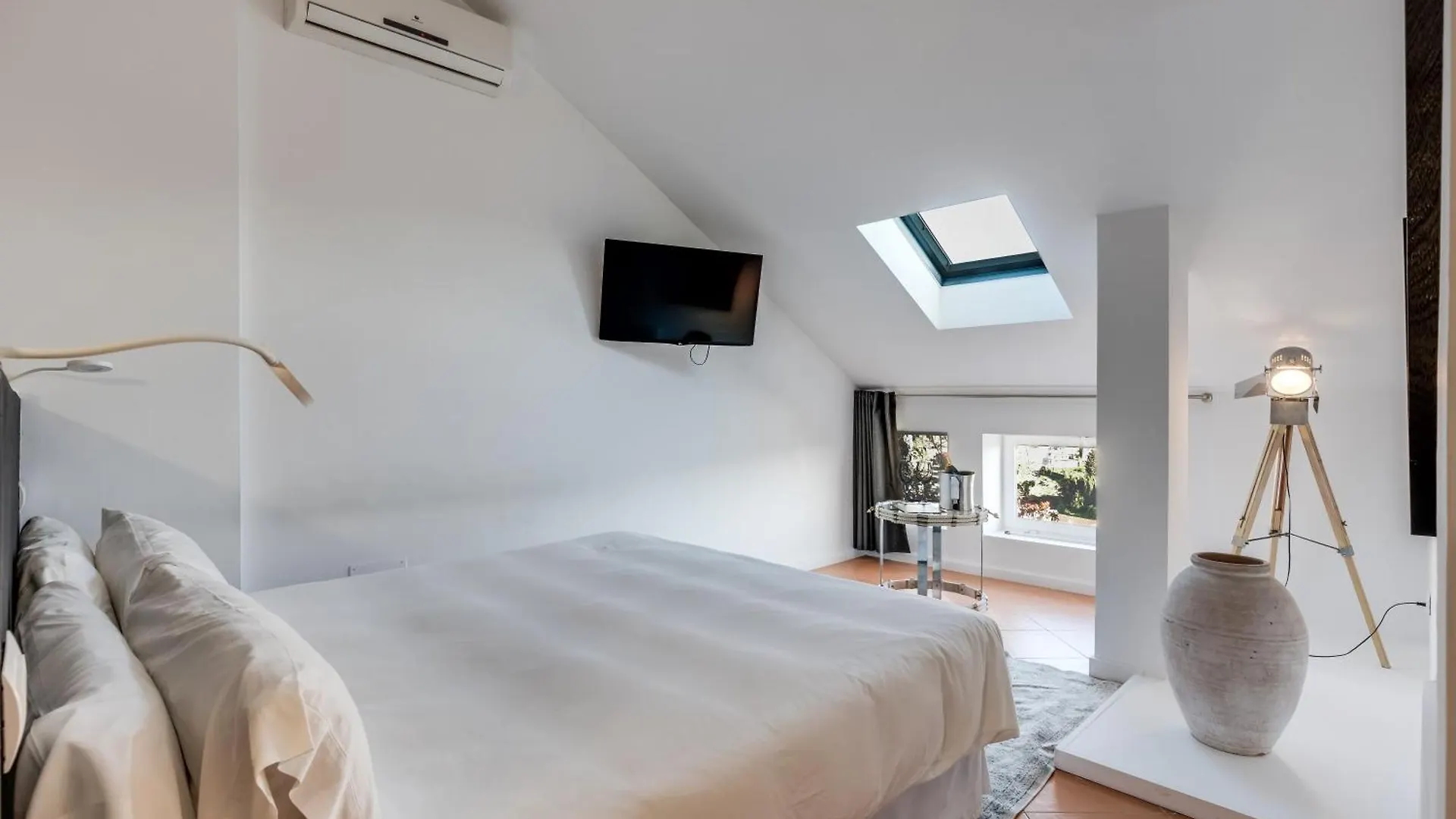 Molo Luxury Suites Puerto Banus Marbella İspanya