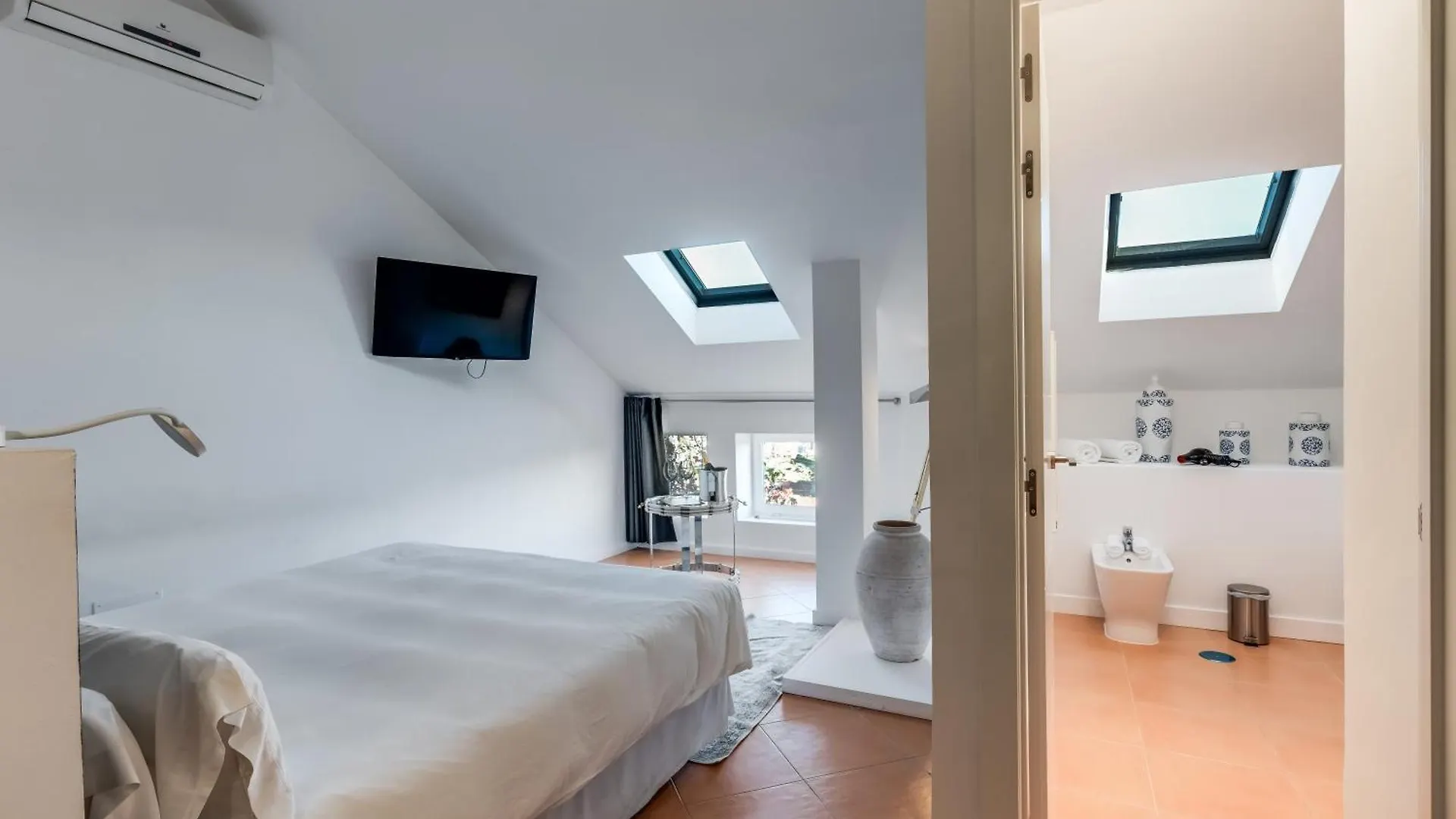 Molo Luxury Suites Puerto Banus Marbella 0*,