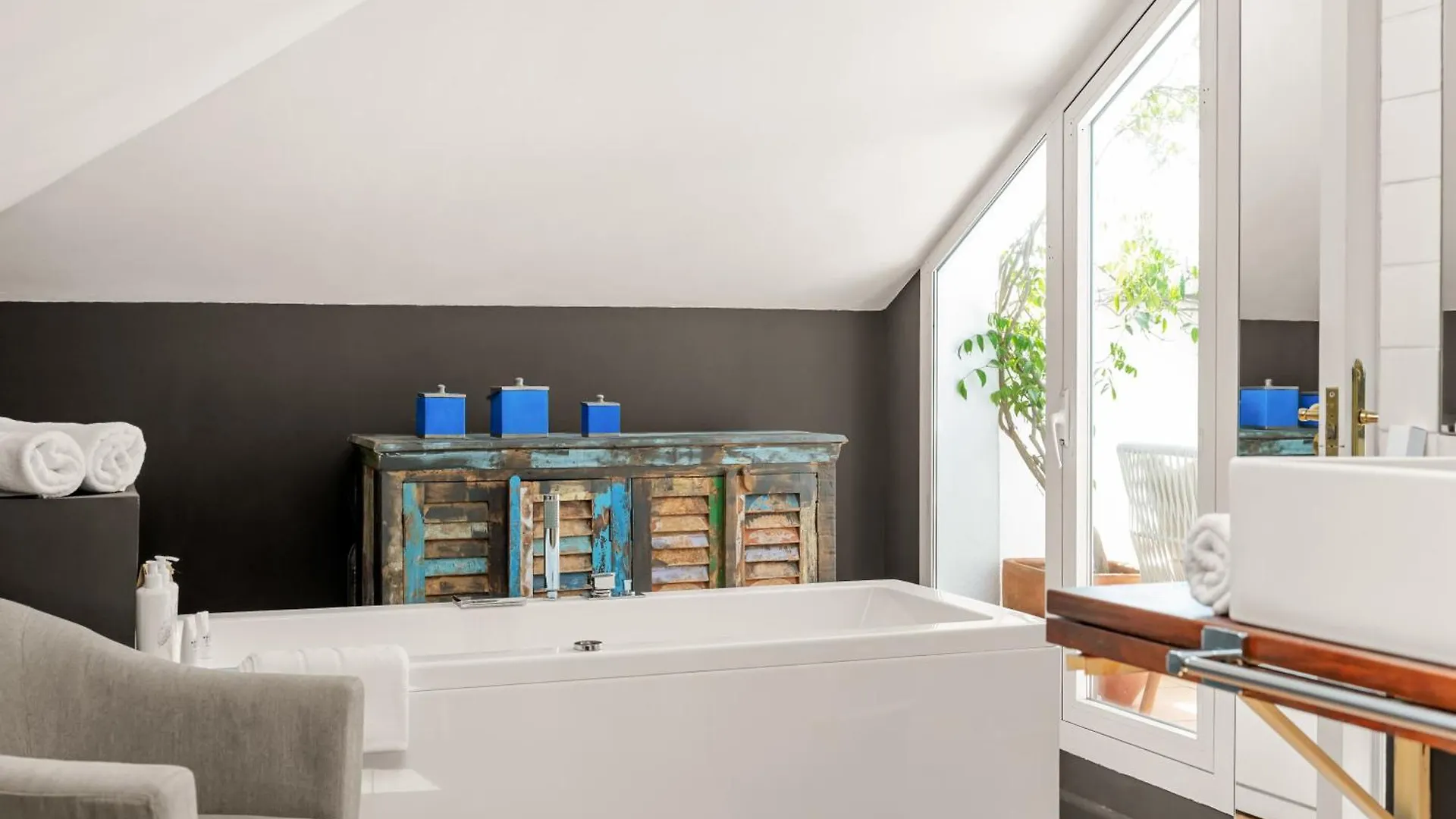 Molo Luxury Suites Puerto Banus Marbella